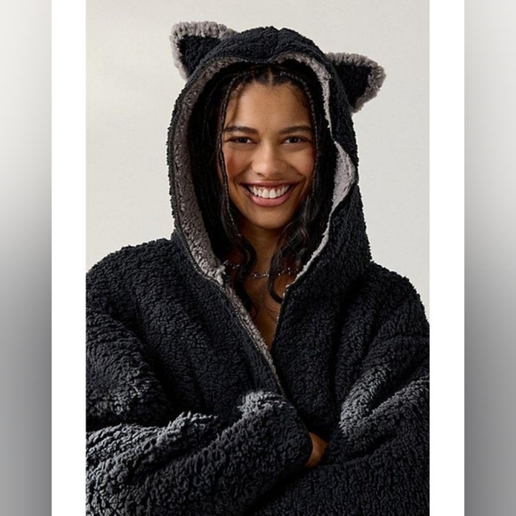 Urban Outfitters Jackets & Blazers - Urban Outfitters Out From Under Cloud Nine Fleece Reversible Hoodie Robe